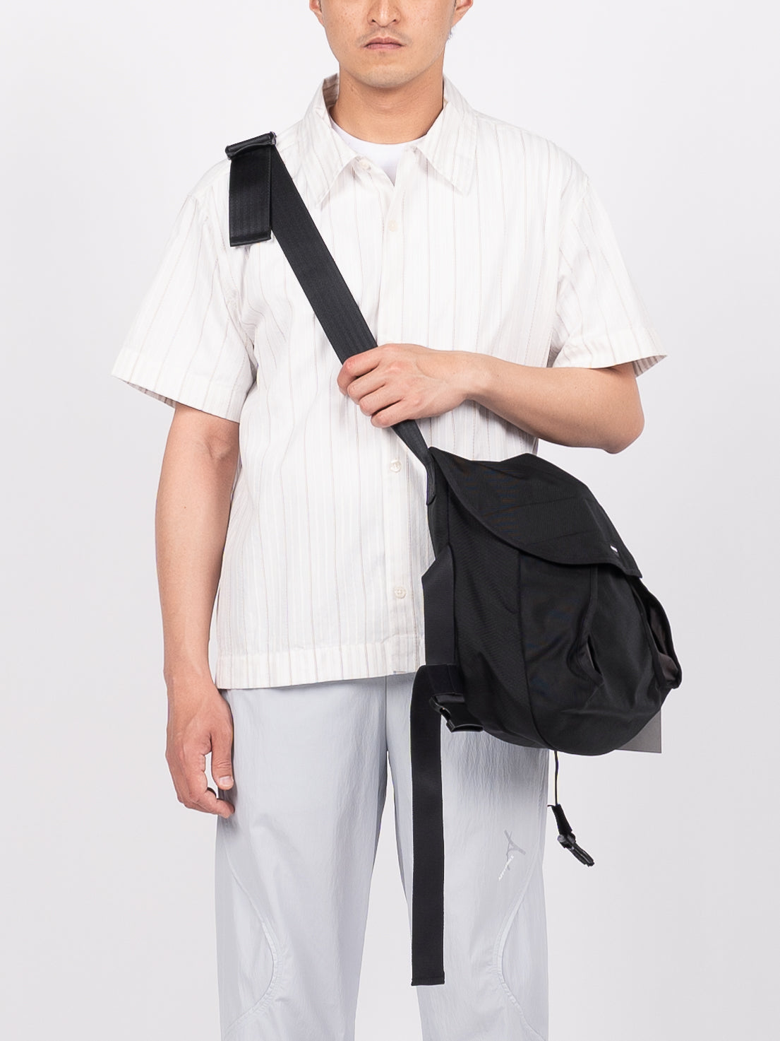 affxwrks RABIN MESSENGER BAG Black-天然ピンクダイヤモンドルース