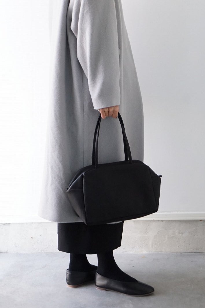 MCM ブラック ボストンバッグ A0570 再入荷 a (アー) ボストンバッグ M