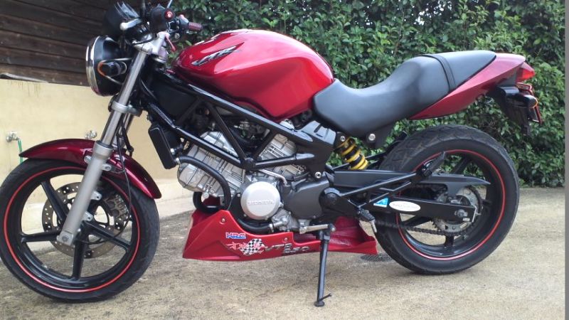 vtr 250 アンダーカウル コワース？値段交渉◎ vtr 250 アンダーカウル