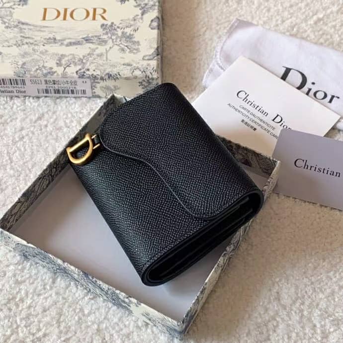 D Saddle Lotus Wallet Black – Sartorial Avenue