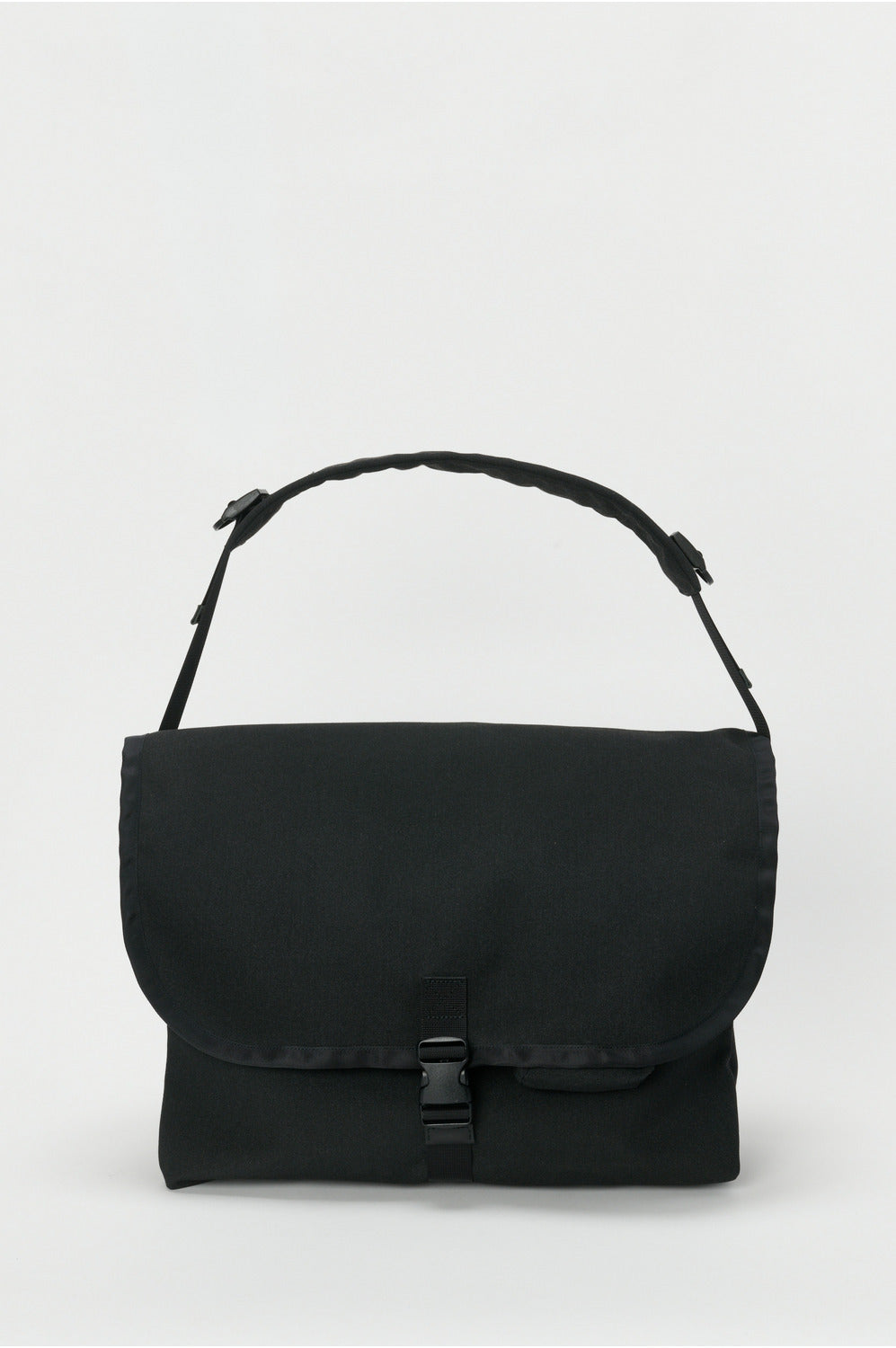 Hender Scheme messenger bag large – unexpected store