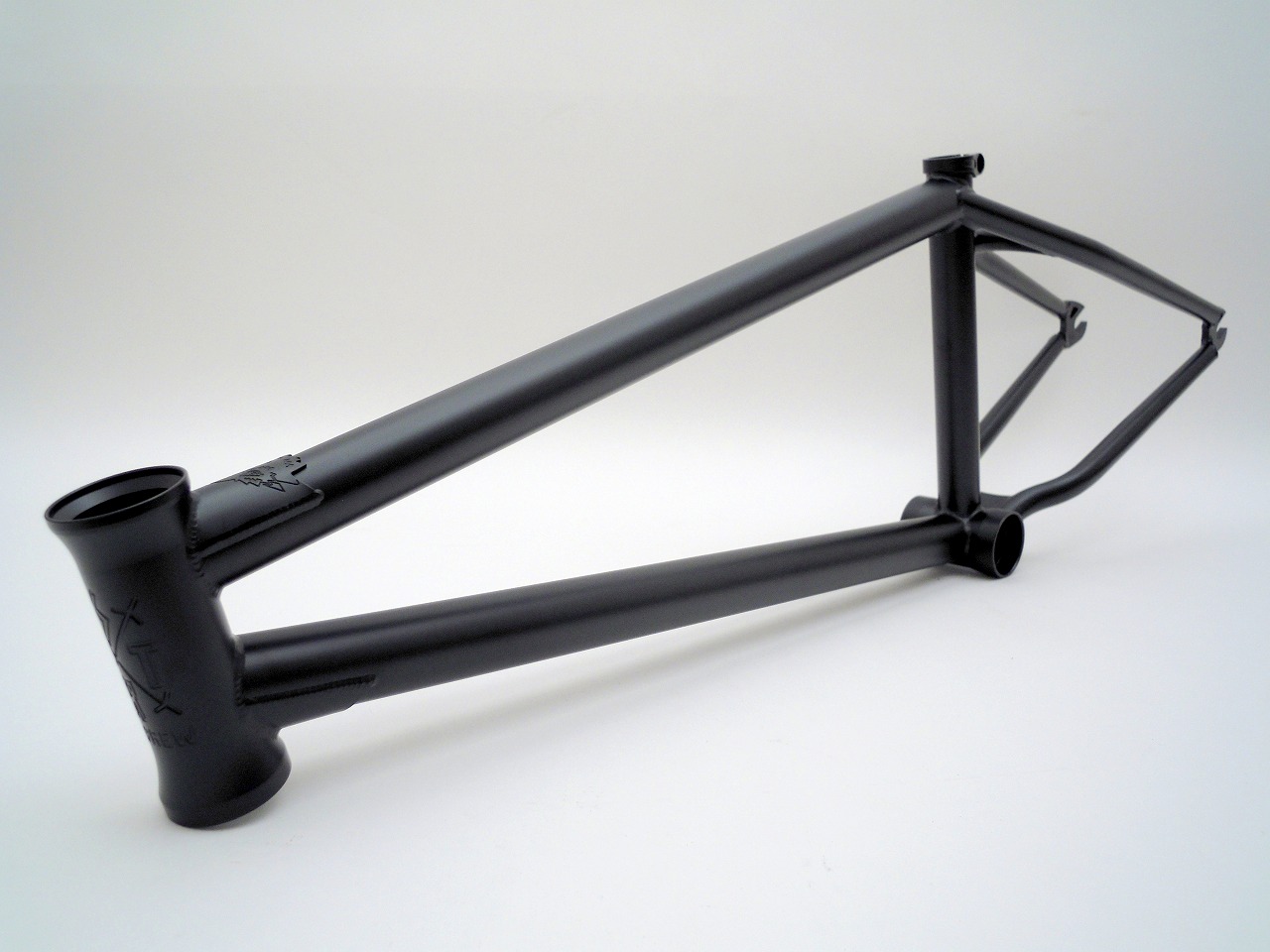 Crew-frame-03.jpg