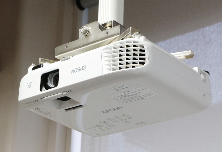 収納かばん付 EPSON EB-S05 プロジェクター本体 楽天市場】【小物