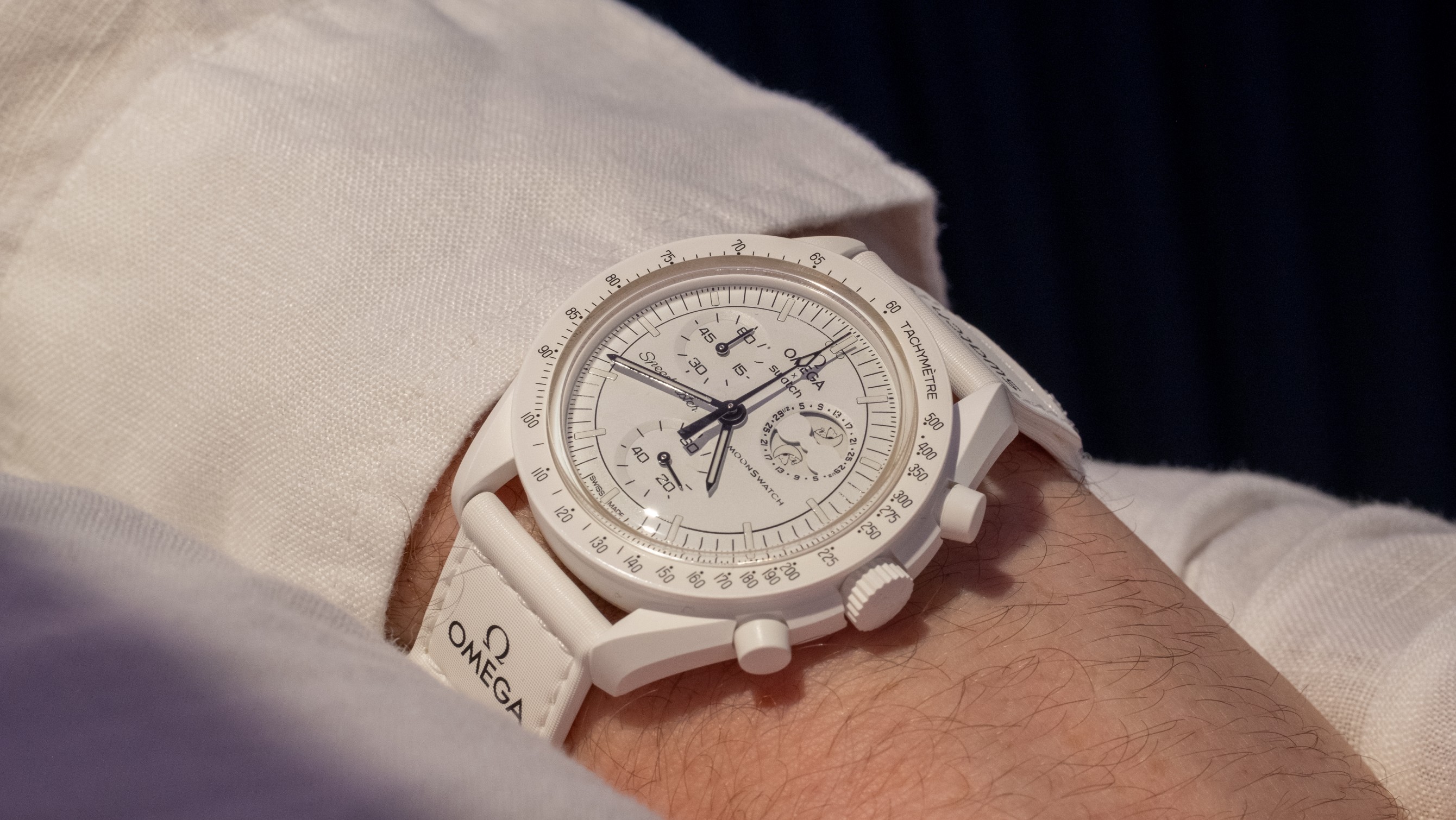 Live pics from the Snoopy MoonSwatch launch