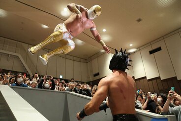 WWE】カート・アングル まさかの巨獣のサポートで引退危機を回避