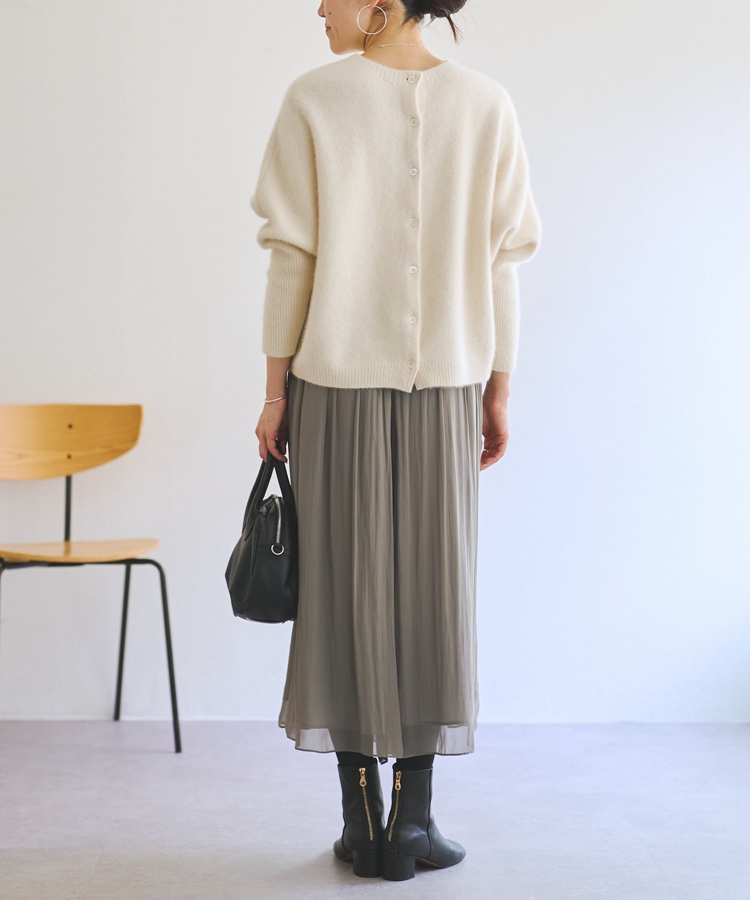 BEARDSLEY｜FOXウール後ろボタンニット | Rakuten Fashion(楽天