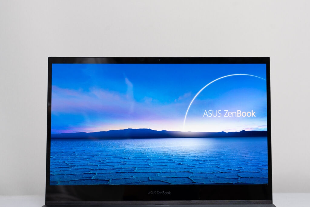 ASUS ZenBook Flip S UX371 レビュー 高級感あふれる13.3型2-in-1