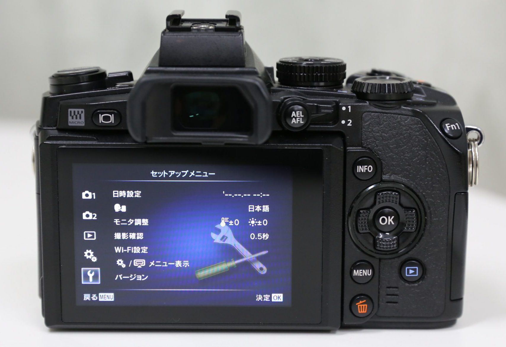 OLYMPUS ミラーレス一眼 E-P2 シャッター数3015 本体 OLYMPUS ミラー