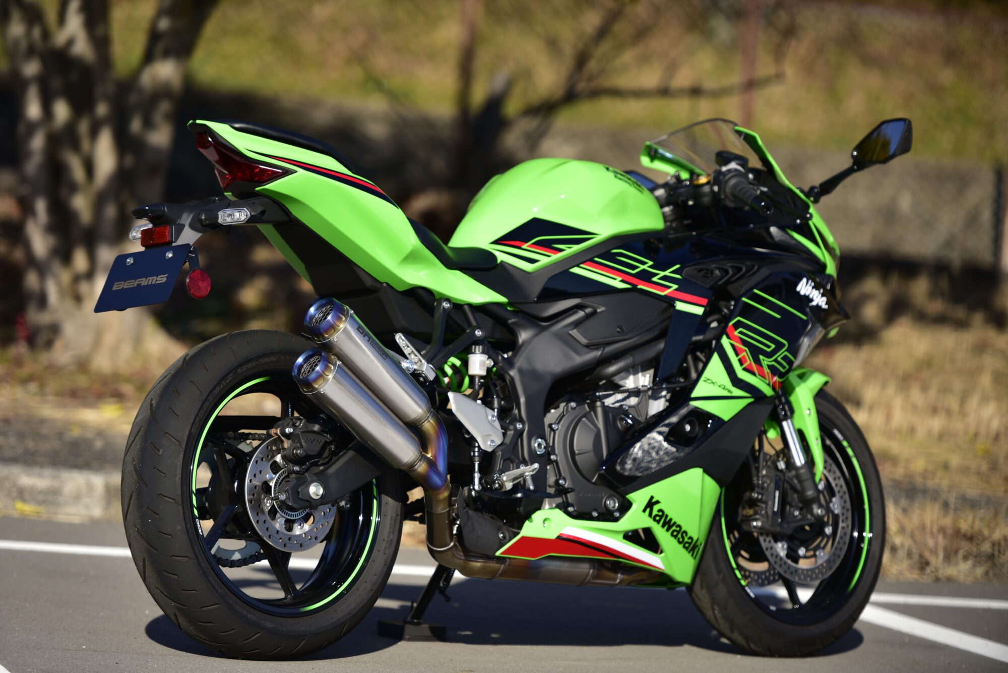 BR EVO M2 TITANIUM：ZX-4RR / ZX-4R SE：2023〜：政府認証 ｜ BEAMS
