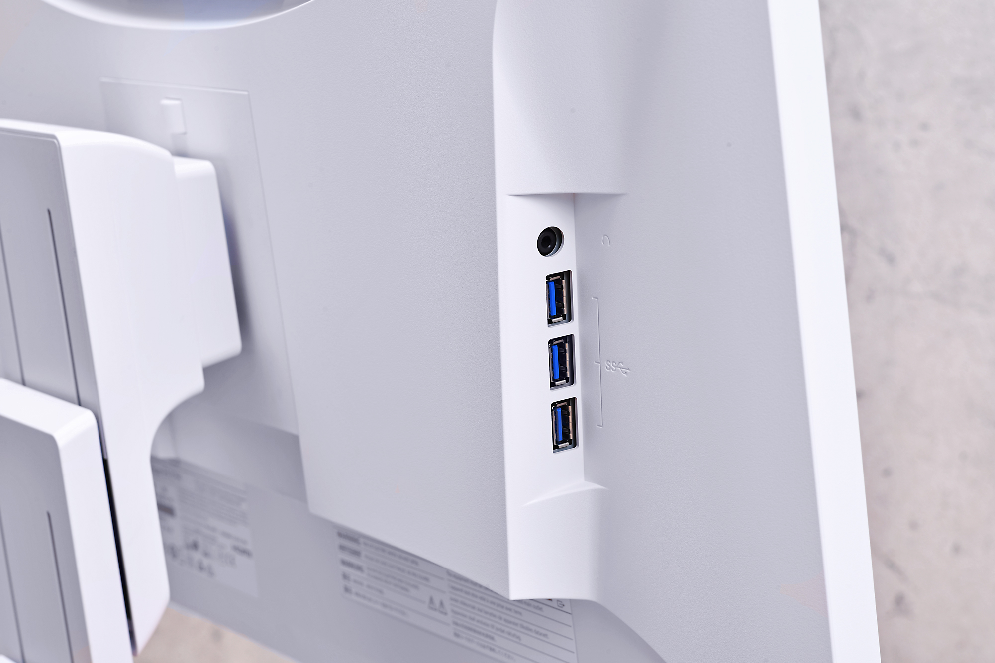 FlexScan EV2795: A Writer's Extensive Review | EIZO