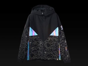 アディダス スノーボーディング×ベイプ、リフレクター素材で配したカモ