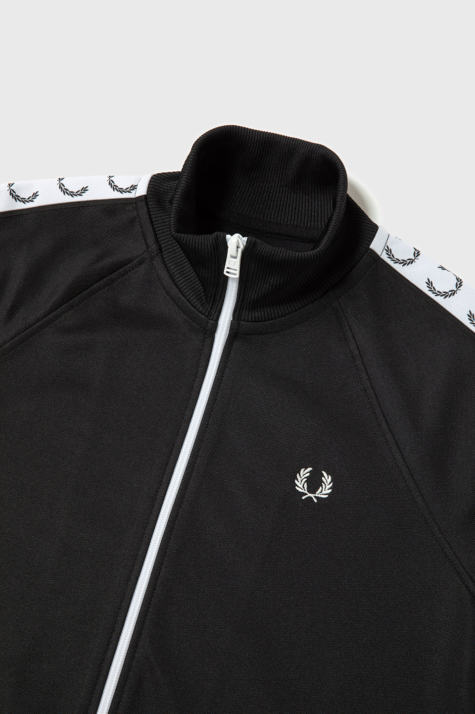 Taped Track Jacket(10 184：BLACK): | FRED PERRY JAPAN | フレッド