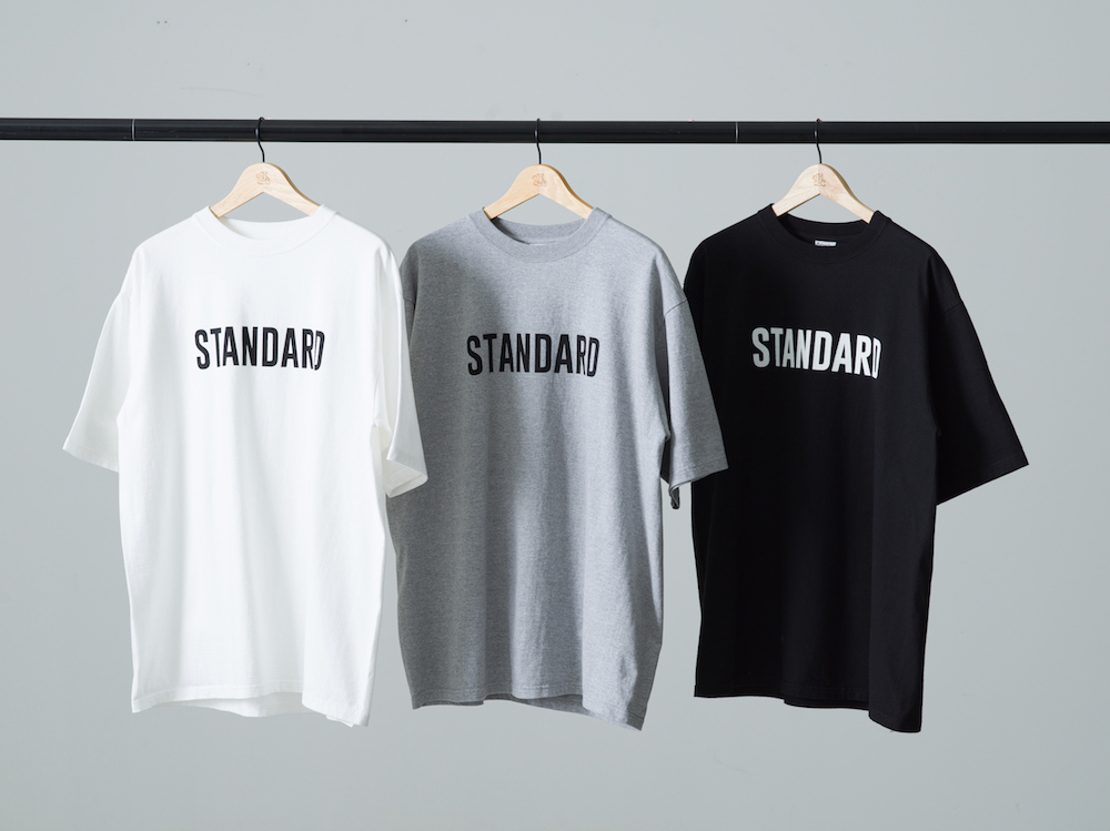 スタンダードカリフォルニア×RHC。ロゴ使いの名手が肩を組んだシンプル