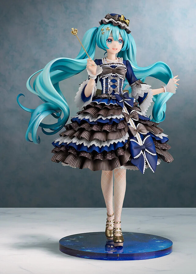 可愛いロリィタ服を纏った「初音ミク 流星ア・ラ・モードVer