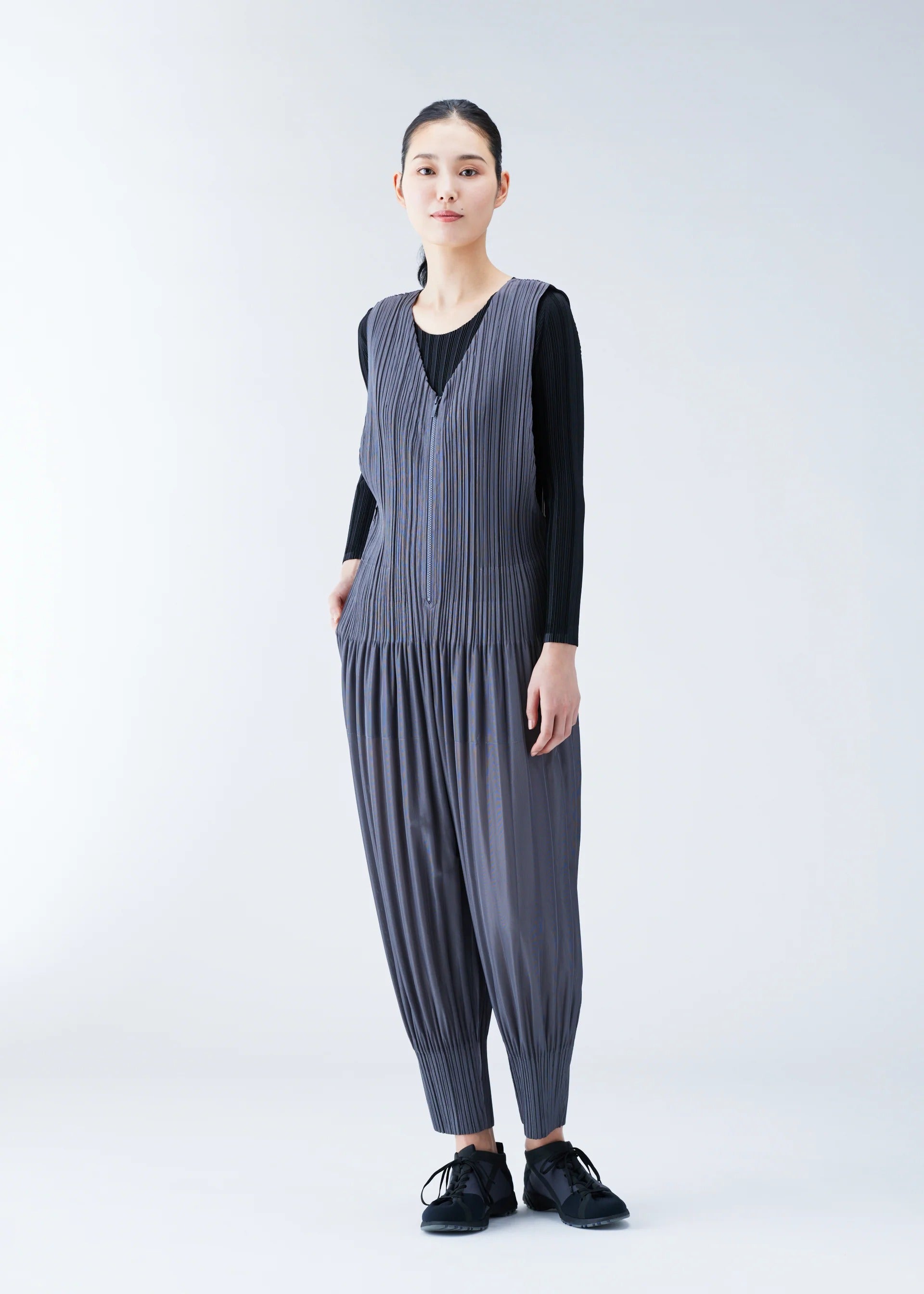 RIB PLEATS BASICS – isseymiyake.com