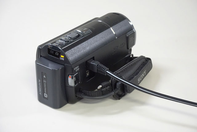 Sony ビデオカメラバッテリー、充電器、取説付き DCR-TRV7