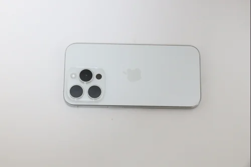 iPhone 15 Pro（ホワイトチタニウム） レビュー！ 14 Proとの比較も