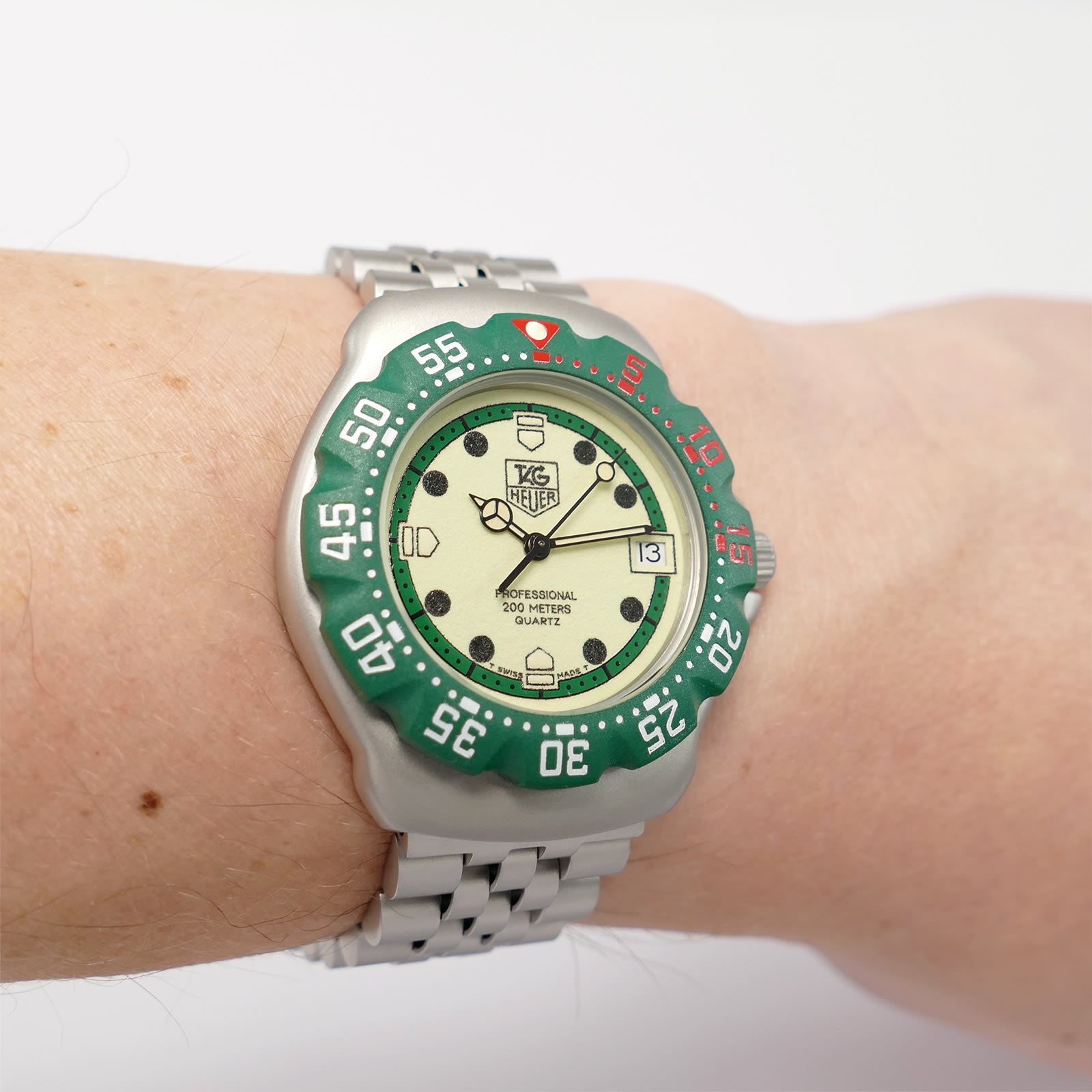 TAG Heuer Formula 1 Luminous Green 372.513 Men's 35mm Mid Size