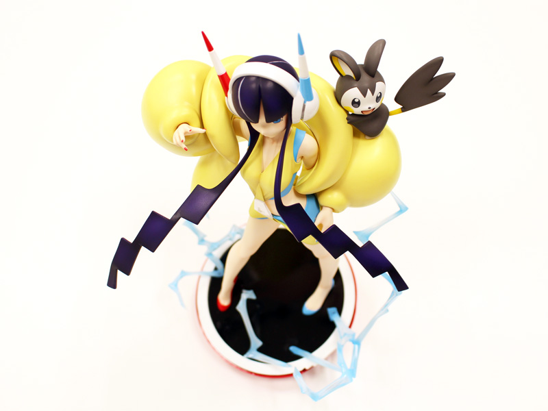 カミツレ＆エモンガの超美麗フィギュアが登場！ ポケモンセンター