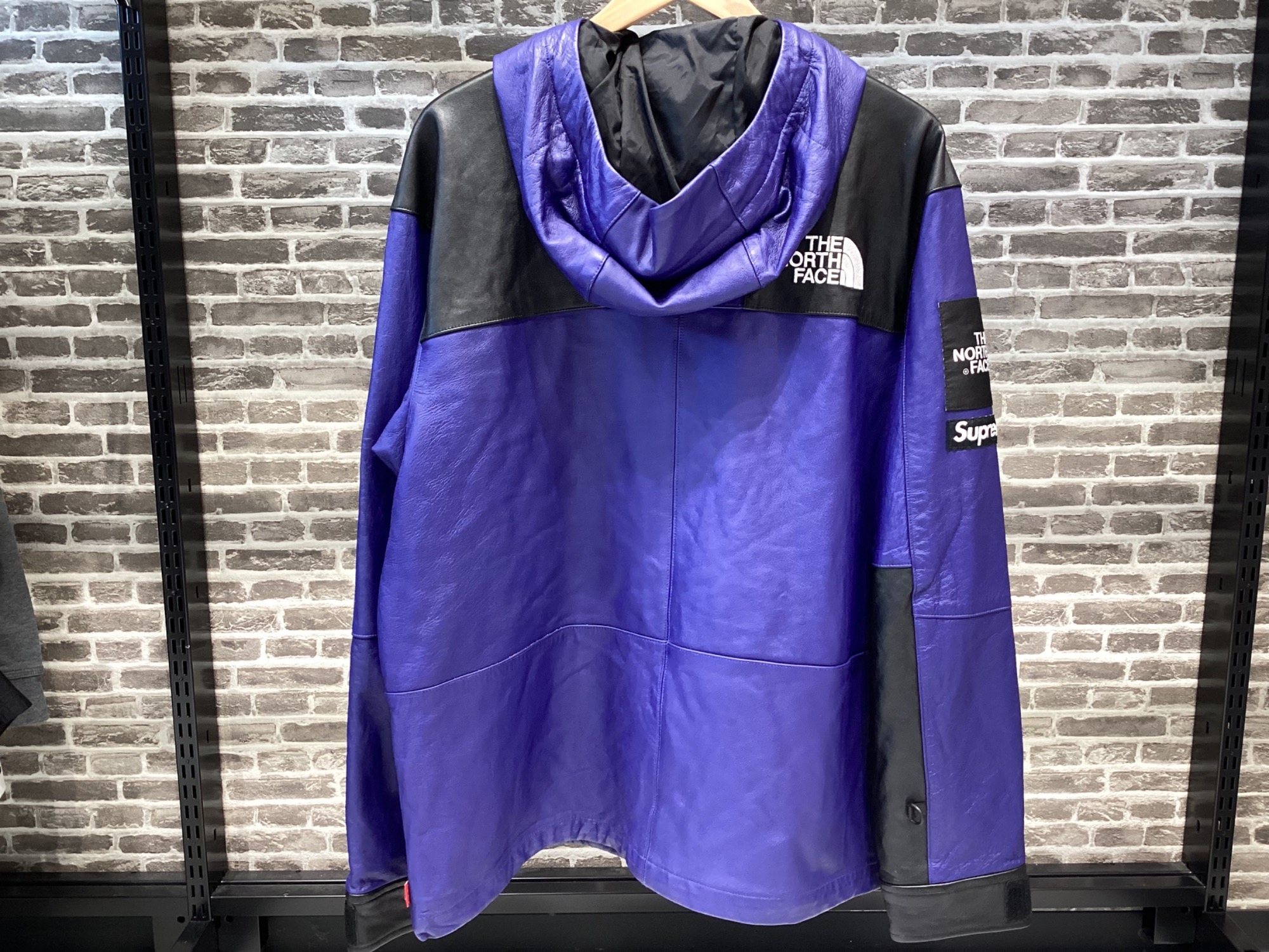 Supreme × THE NORTH FACE】レザーマウンテンパーカーのご紹介です
