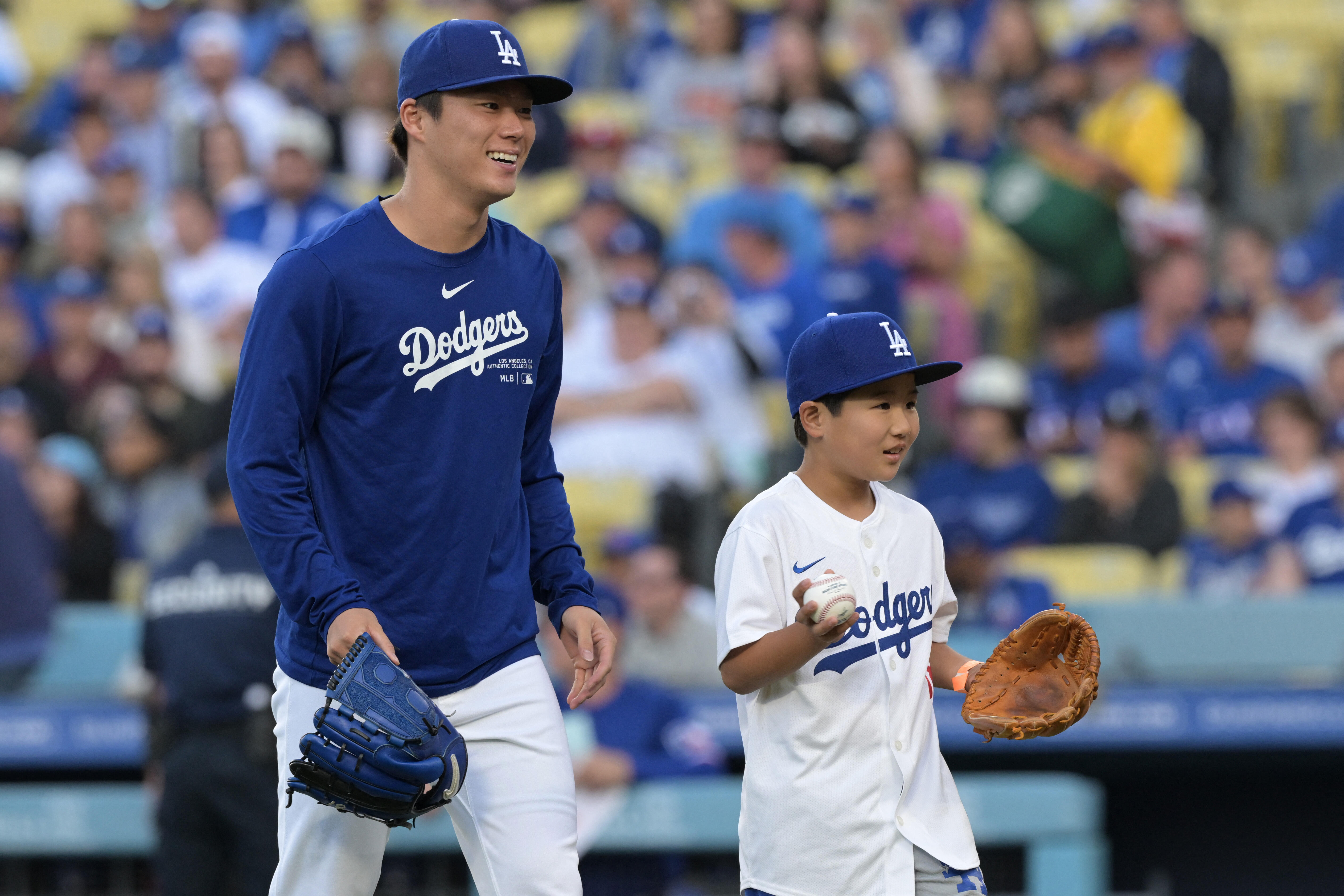 プロ野球パリーグボブルヘッド 山本由伸等 Amazon.co.jp: 球場限定