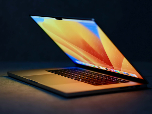 ASCII.jp：【先行レビュー】最上位モバイルマシン「MacBook Pro 14／16