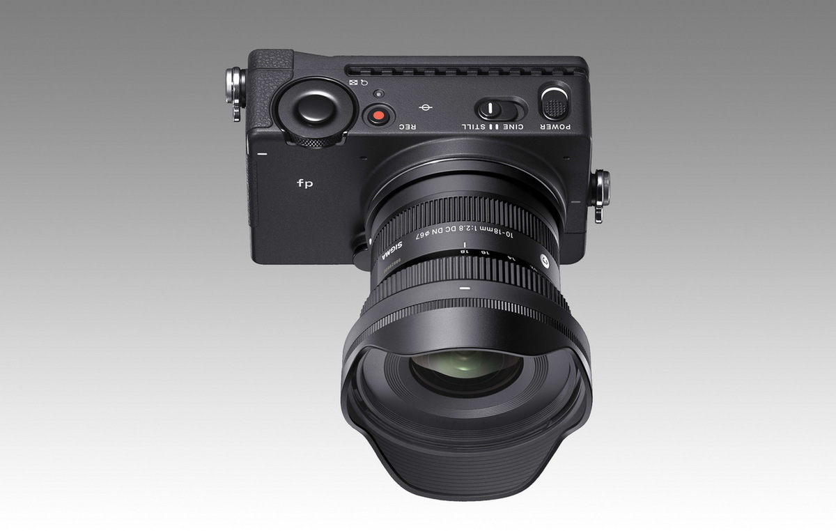 シグマが世界最小最軽量の超広角ズーム「10-18mm F2.8 DC DN」を発表