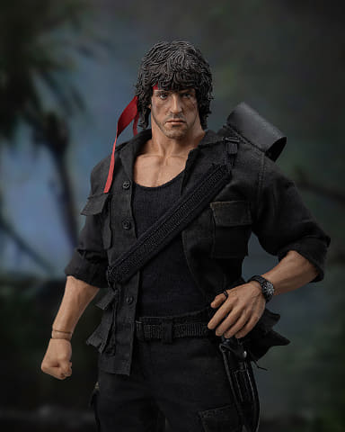 映画「ランボー/怒りの脱出」より、ジョン・ランボーの1/6スケール可動