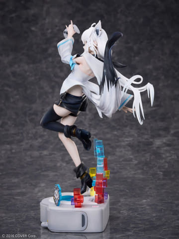 ホロライブ」の白上フブキさんと大神ミオさんの等身大フィギュアが
