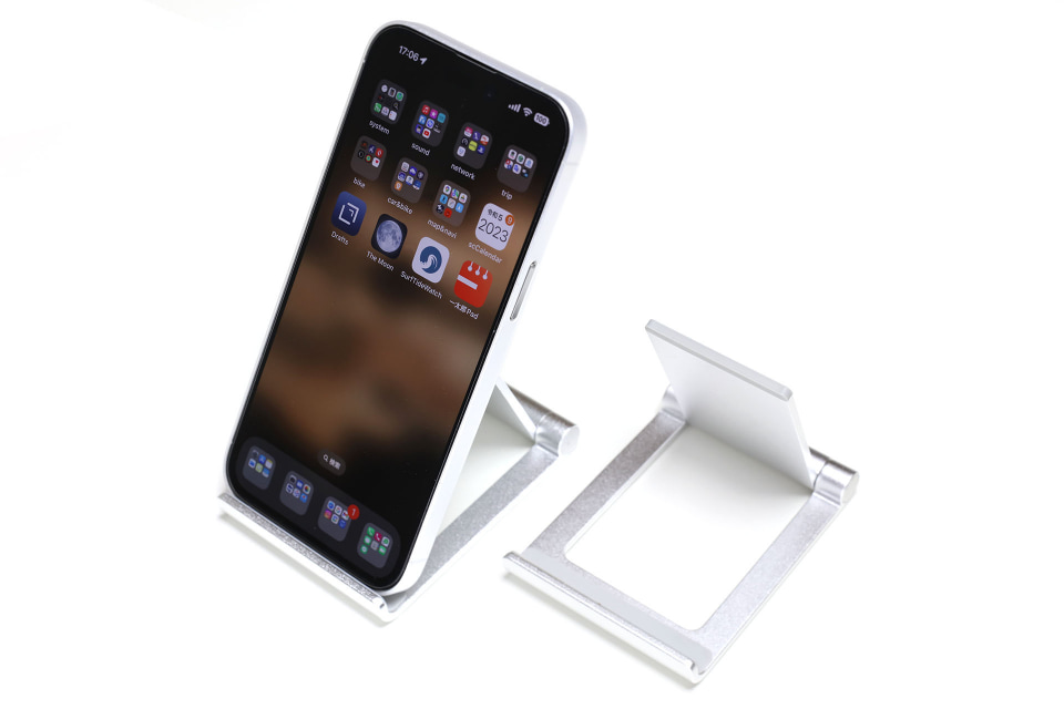 超薄系スマホスタンド”探しの旅に出た俺！ 鏡付きでカードサイズの