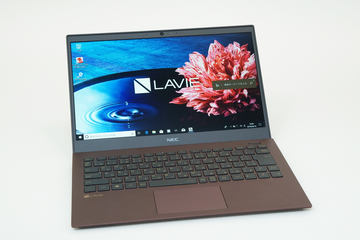 第8世代Core i7搭載で新筐体になった15.6型ノート「LAVIE Note