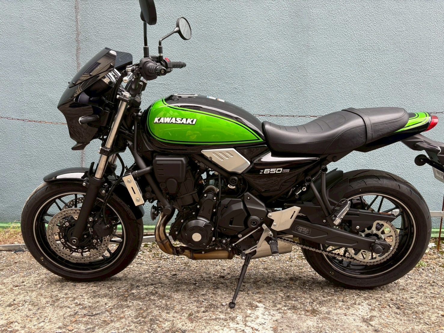 Z650RS 専用設計 日本製 ビキニカウル エボニーブラック 純正色