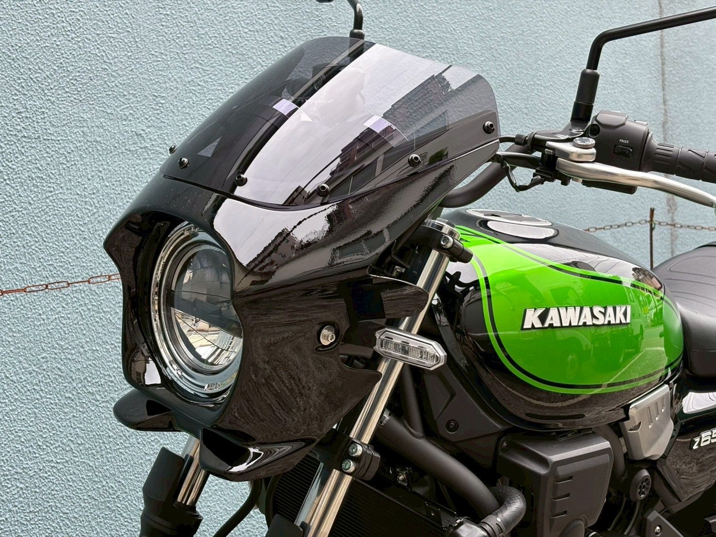 Z650RS 専用設計 日本製 ビキニカウル エボニーブラック 純正色