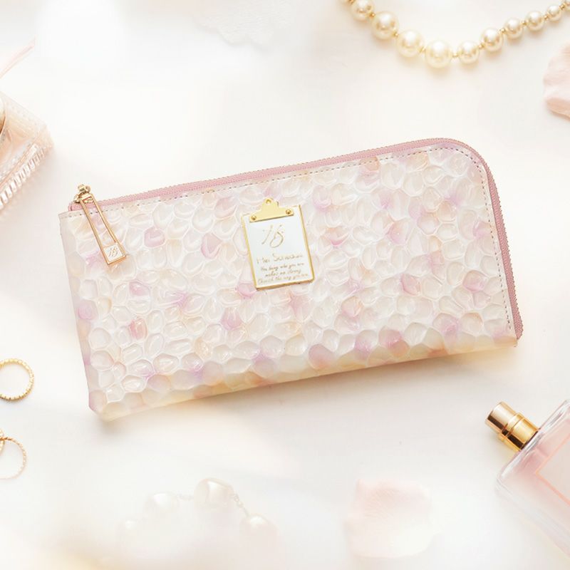 フェミニンな花柄レザーにときめく「AETHER（エーテル）」のL字長財布