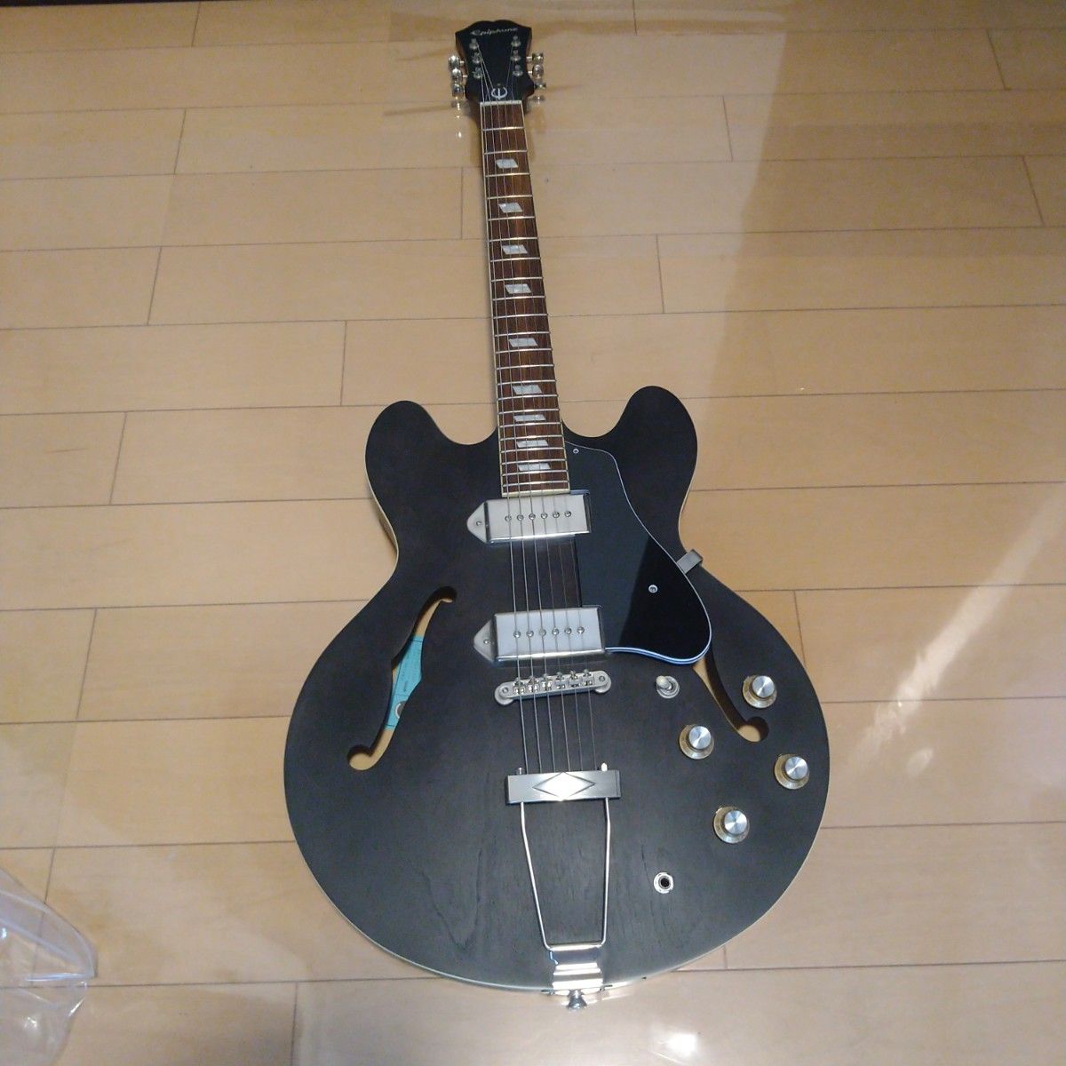 美品 エピフォン カジノ Worn Ebony Epiphone Casino Worn Ebony