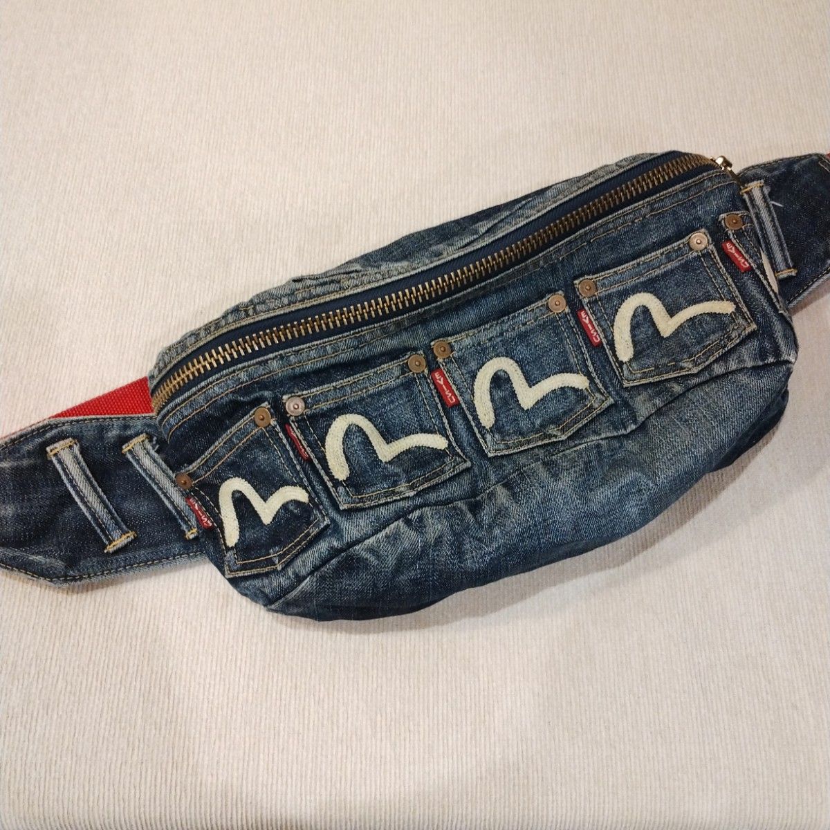 EVISU／エヴィス ボディバッグ メニーポケット オール刺繍・赤タグ