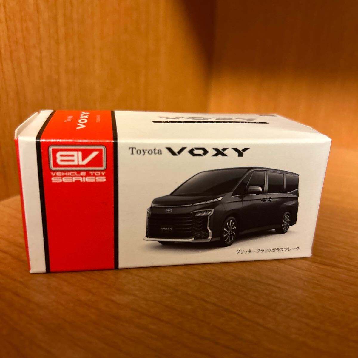 トヨタ 新型ヴォクシー S-Z ミニカー グリッターブラックガラス