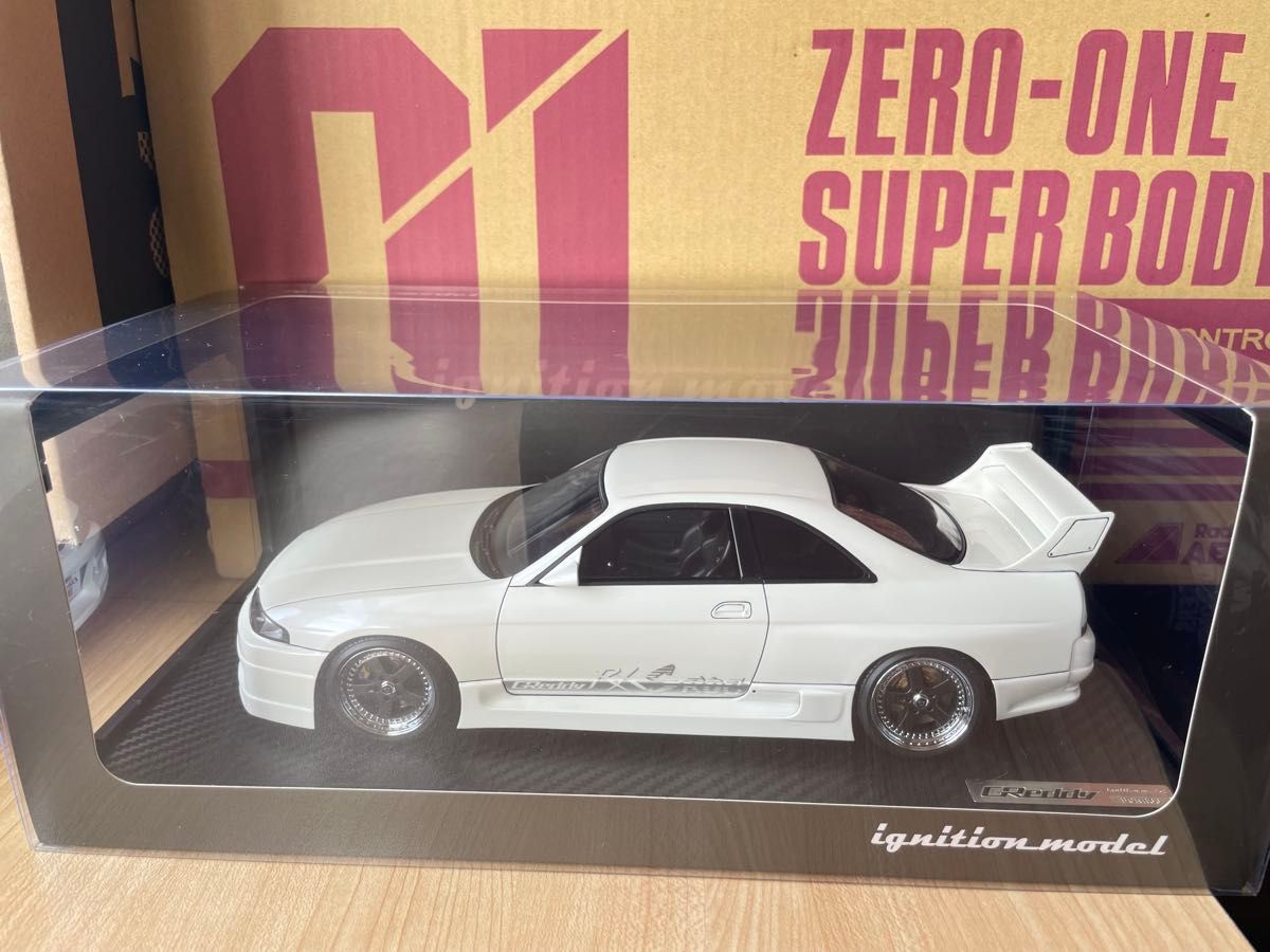 1/18 r33 スカイライン GT-R イグニッションモデル ホワイト 日産
