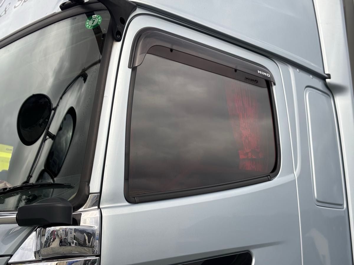 フィルム風サンシェード グリーン ブロンズ トラック用 運転席助手席2