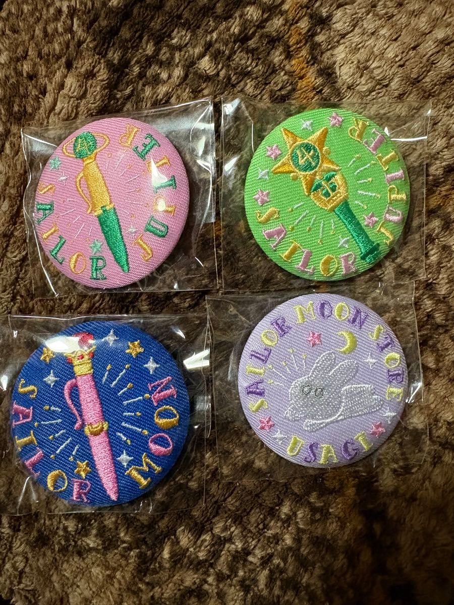 セーラームーンストアオリジナル刺繍缶バッジ｜Yahoo!フリマ（旧PayPay