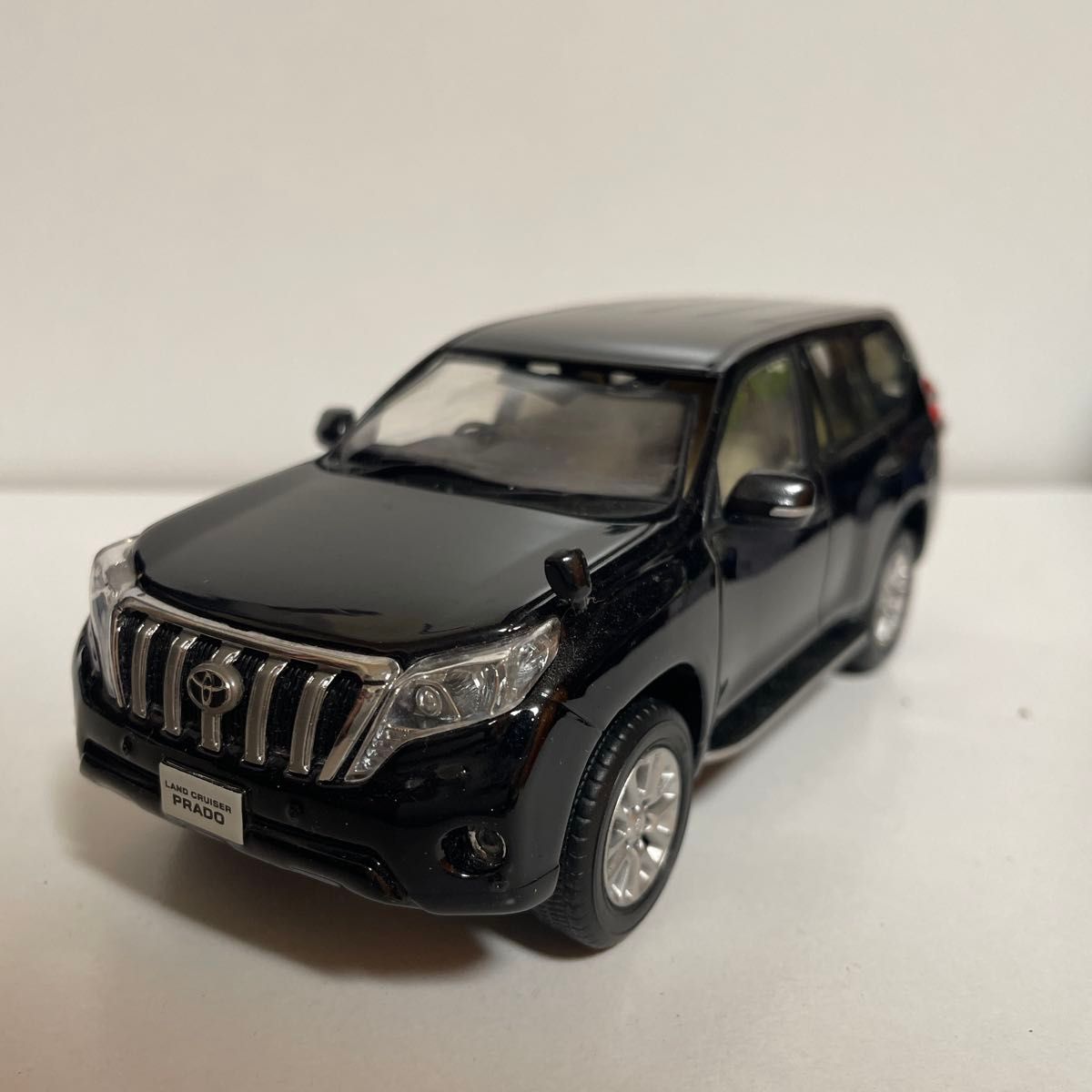 トヨタ ランドクルーザープラド カラーサンプル ミニカー 1/30