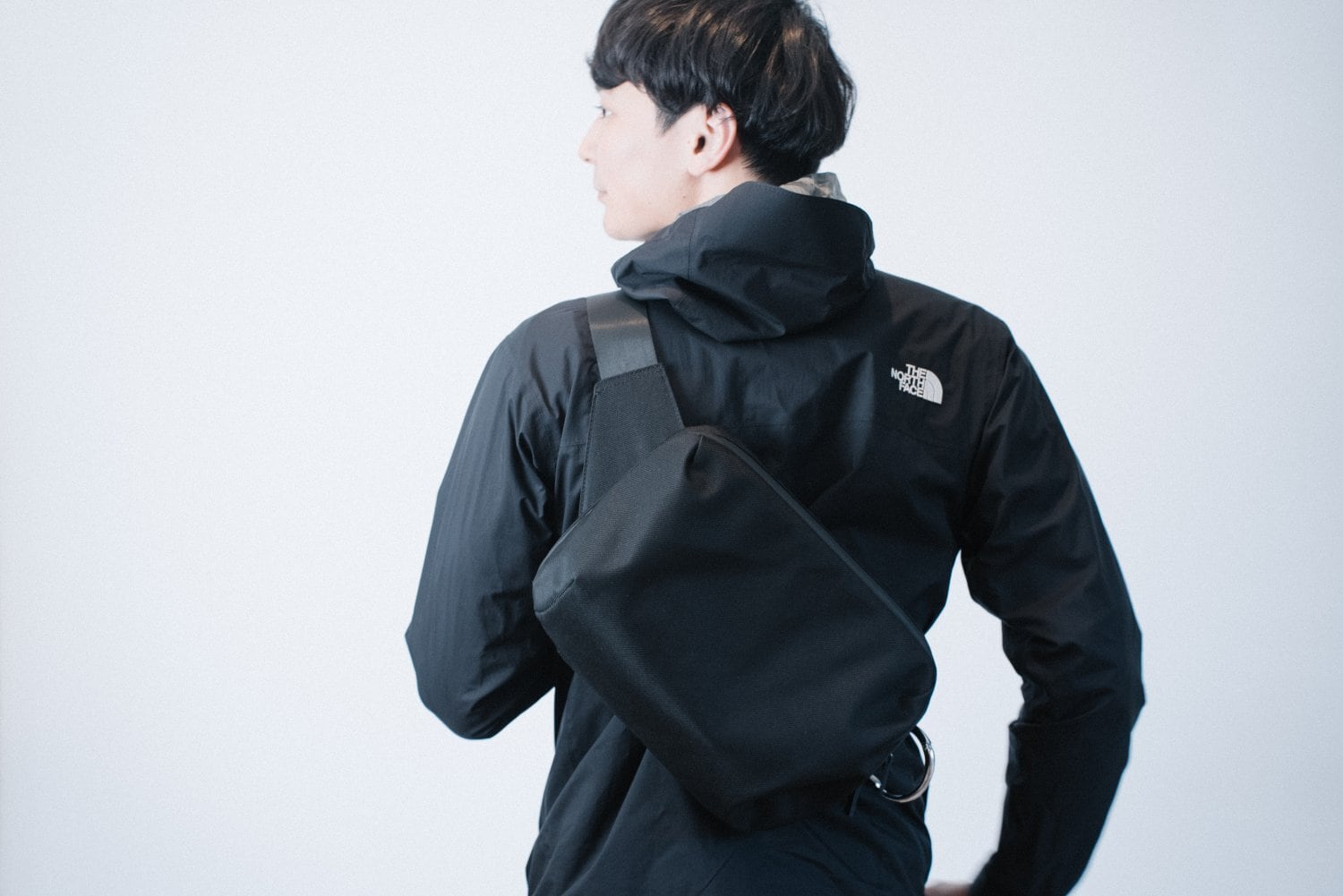 iPadユーザーのためのボディバッグ「HALFDAY PACK ver.2」 | drip公式