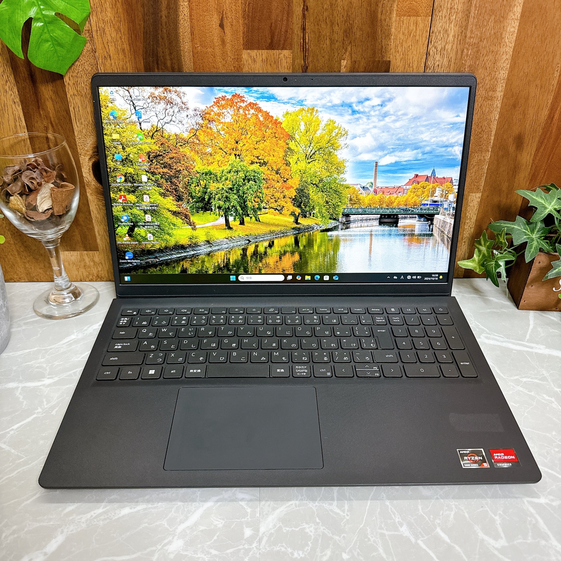 2022年式 Dell Vostro 3525 / AMD Ryzen 5 5625U / メモリ8GB