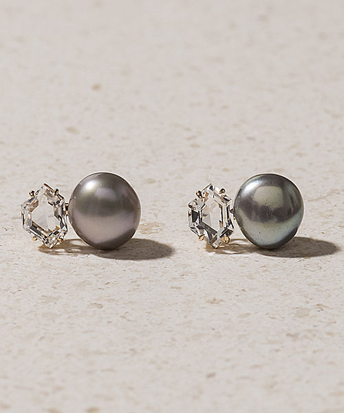 agete（アガット）の「K10淡水パールピアス（ピアス（両耳用））」 - WEAR