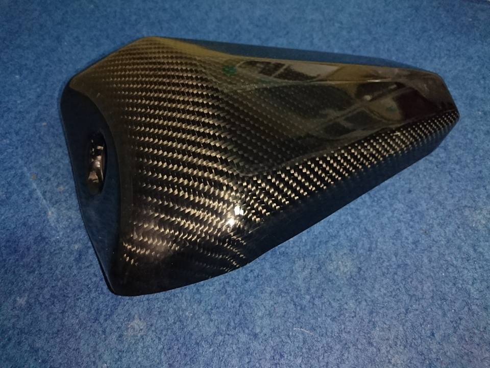 17~YZF-R6ﾀﾝﾃﾞﾑｼｰﾄｶﾊﾞｰ/カーボン綾織 | EIGHT （才谷屋ファクトリー