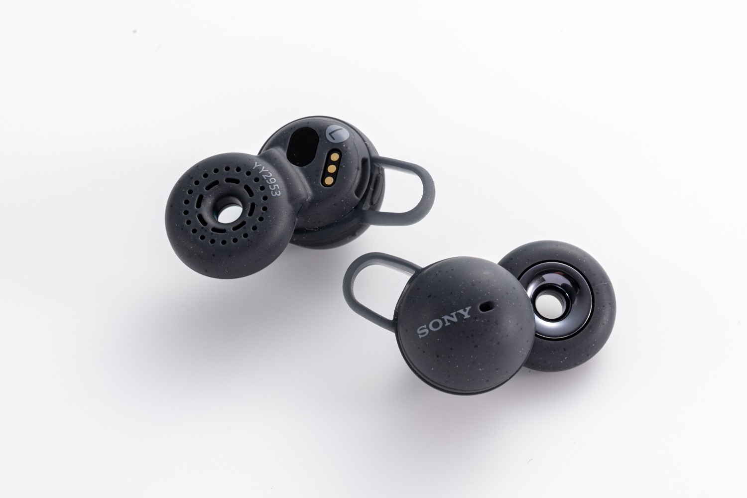 ソニーの穴あきイヤホン「LinkBuds」、ながら聴きの使い勝手と音質を