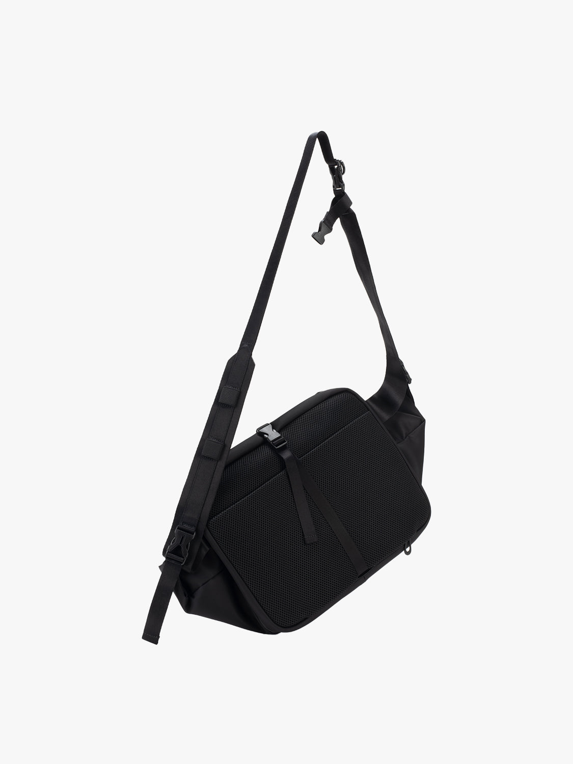 Isarau L Sleek Black côte&ciel Official