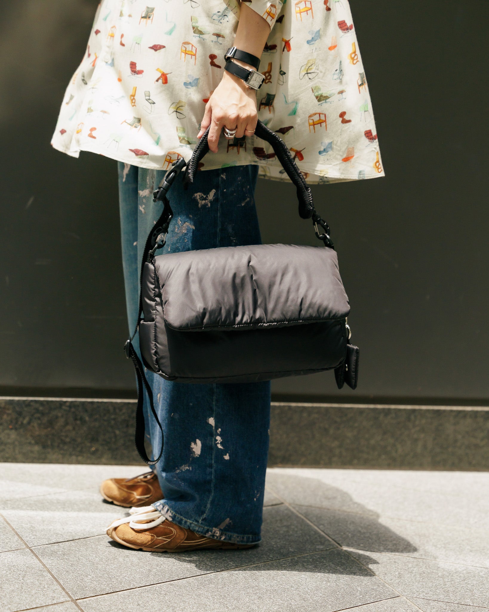 PADDED FLAP HOLIDAY BAG(BLACK)