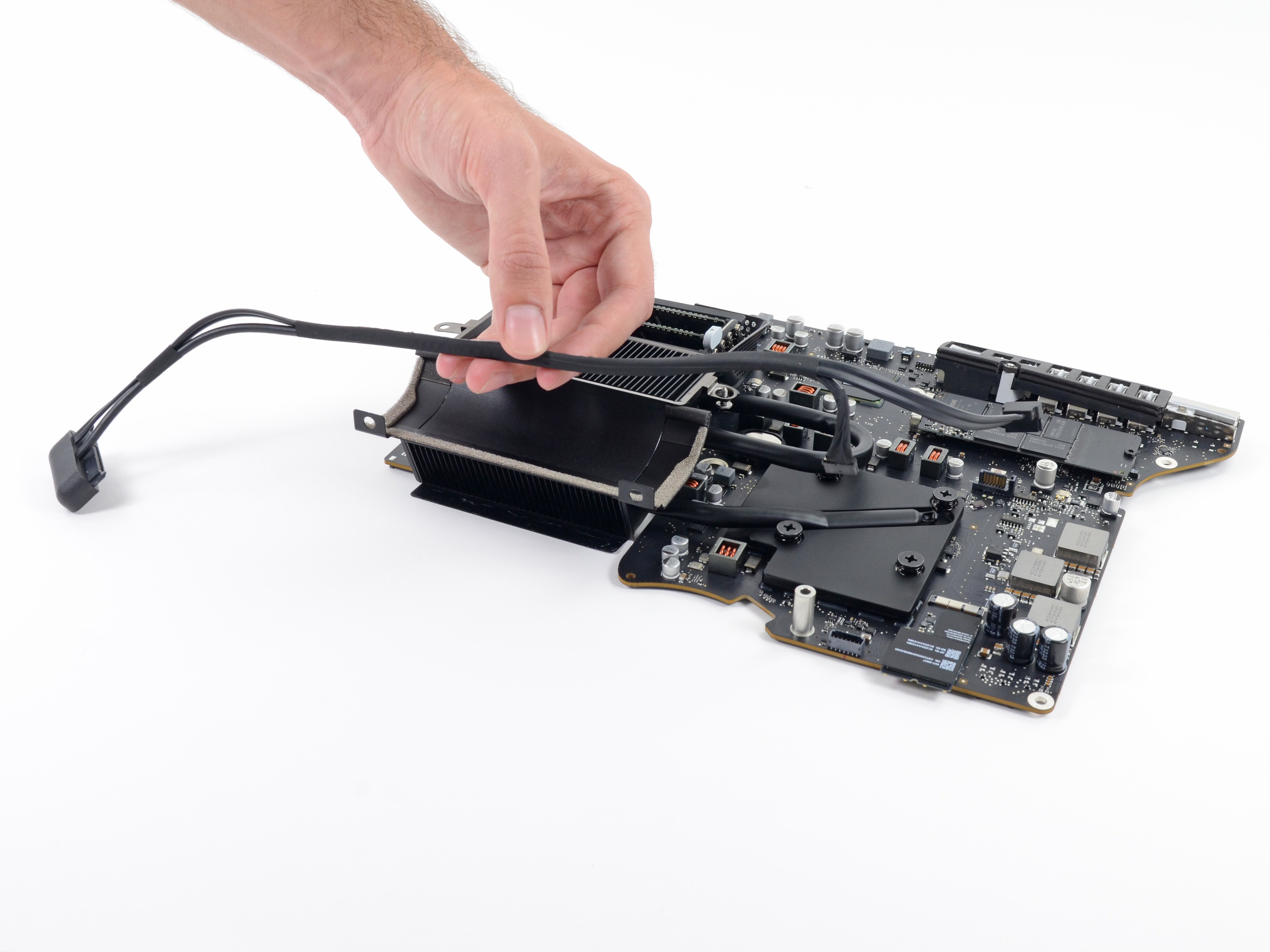 iMac Intel 27インチ Retina 5K Display SATA ケーブルの交換 - iFixit