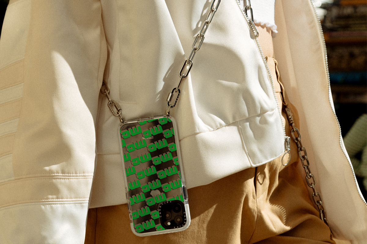 CASETiFY、ストラップ付きスリングケース新発売 | HIGHSNOBIETY.JP